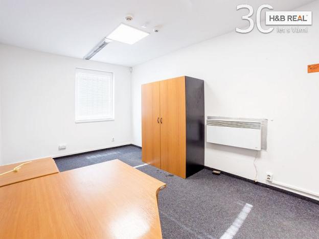 Pronájem skladu, Slušovice, 1200 m2