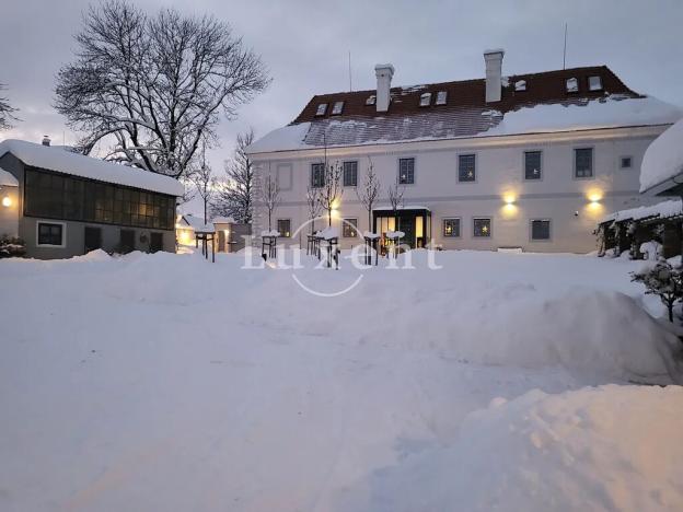 Prodej ubytování, Hluboká nad Vltavou, 1114 m2