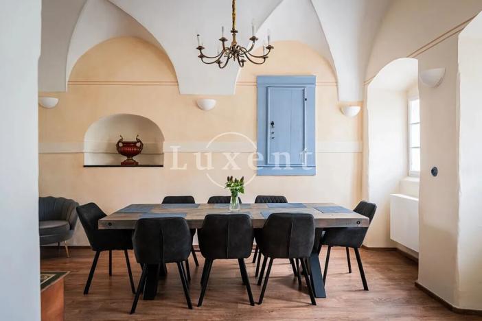 Prodej domu, Hluboká nad Vltavou, 1114 m2