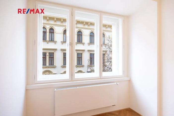 Pronájem bytu 2+kk, Praha - Vinohrady, Záhřebská, 49 m2