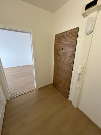 Pronájem bytu 1+1, Praha, Květnového vítězství, 30 m2