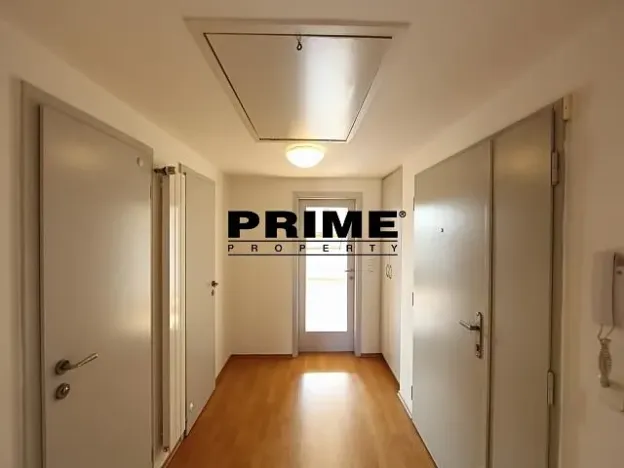 Pronájem kanceláře, Praha - Smíchov, Štefánikova, 55 m2