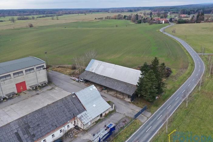 Pronájem skladu, Plchovice, 395 m2