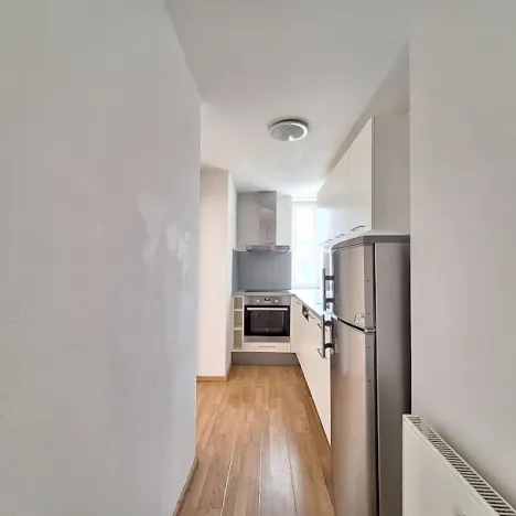 Pronájem bytu 2+1, Praha - Smíchov, Podbělohorská, 41 m2