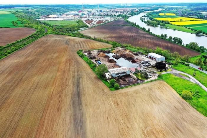 Prodej komerčního pozemku, Štětí, 43932 m2