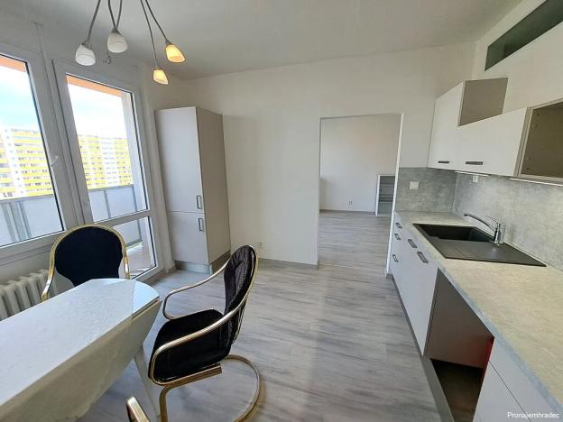 Pronájem bytu 2+1, Hradec Králové, třída Edvarda Beneše, 62 m2