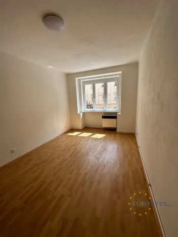 Pronájem bytu 1+kk, Praha - Nusle, V Horkách, 32 m2