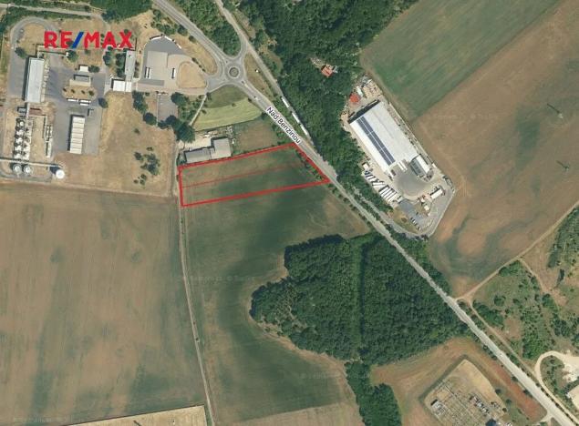 Prodej komerčního pozemku, Veltrusy, 10837 m2