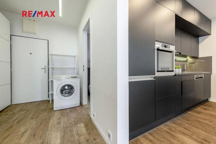 Pronájem bytu 2+kk, Praha - Vysočany, Pod Harfou, 55 m2