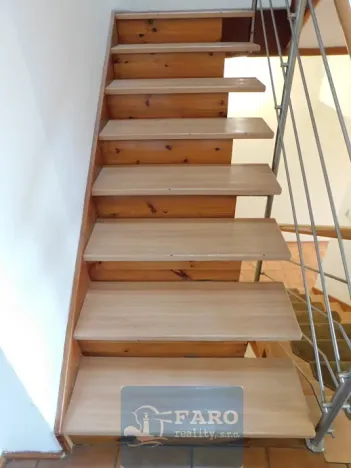 Prodej rodinného domu, Znojmo, 200 m2