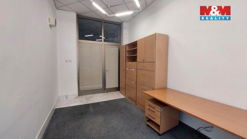 Pronájem obchodního prostoru, Ústí nad Orlicí, T. G. Masaryka, 15 m2