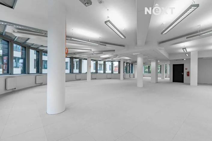 Pronájem kanceláře, Praha - Nusle, Lomnického, 208 m2