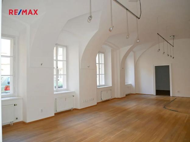 Pronájem kanceláře, Praha - Malá Strana, Karmelitská, 80 m2