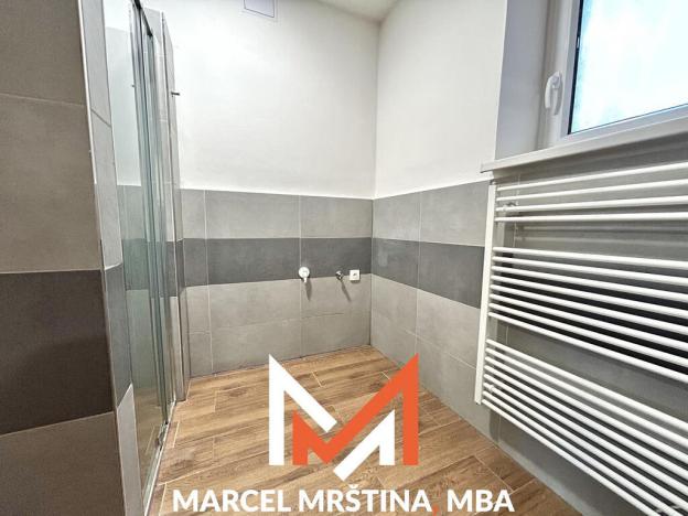 Pronájem bytu 2+1, Náchod, Husovo náměstí, 74 m2