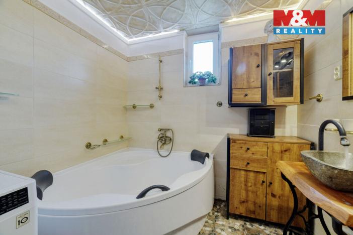 Prodej rodinného domu, Broumov, 183 m2