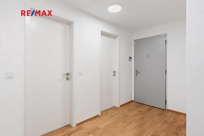 Pronájem bytu 2+kk, Praha - Radlice, U Komína, 54 m2