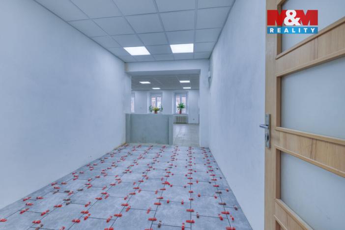 Pronájem obchodního prostoru, Přeštice, Masarykovo nám., 183 m2