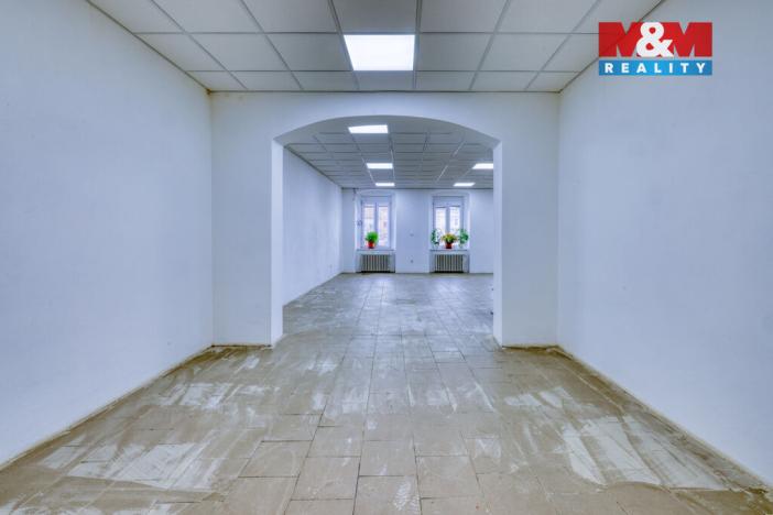 Pronájem obchodního prostoru, Přeštice, Masarykovo nám., 183 m2
