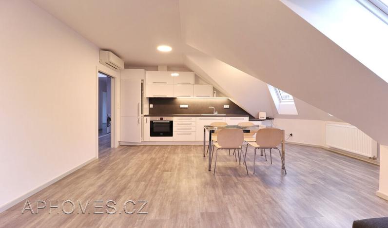 Pronájem bytu 3+kk, Praha - Libeň, Sokolovská, 61 m2