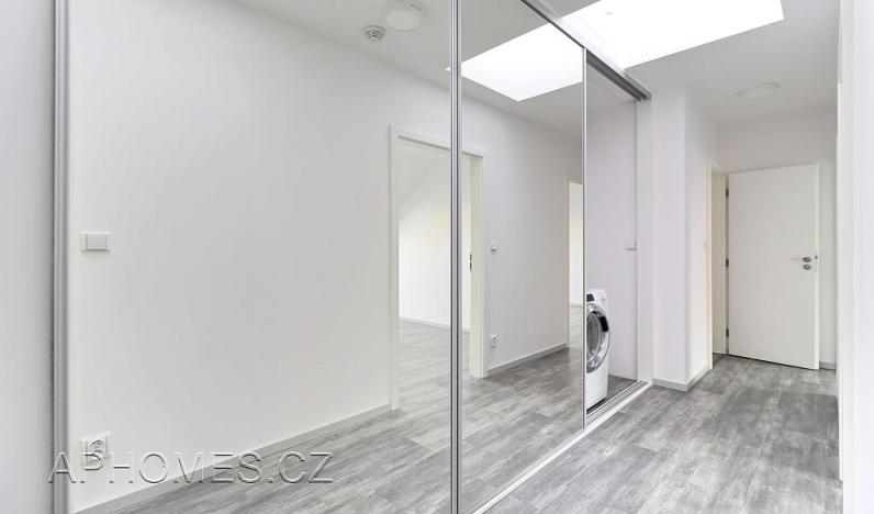 Pronájem bytu 3+kk, Praha - Libeň, Sokolovská, 61 m2