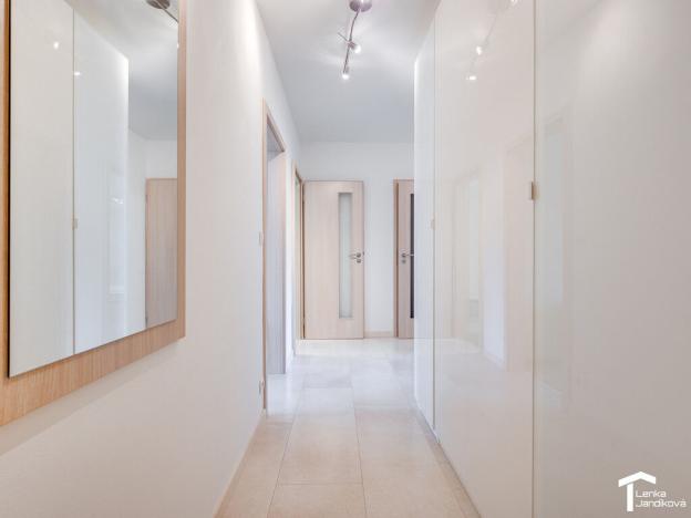 Pronájem bytu 2+kk, Pardubice - Trnová, Jozefa Gabčíka, 60 m2