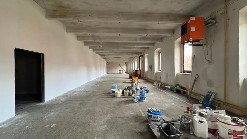 Pronájem komerční nemovitosti, Lhota Rapotina, 400 m2