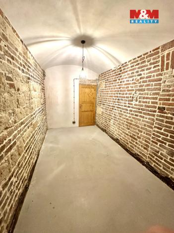 Pronájem obchodního prostoru, Praha - Vinohrady, Sarajevská, 79 m2