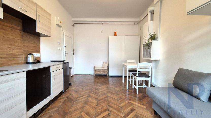 Pronájem bytu 1+kk, Praha - Libeň, V Holešovičkách, 20 m2