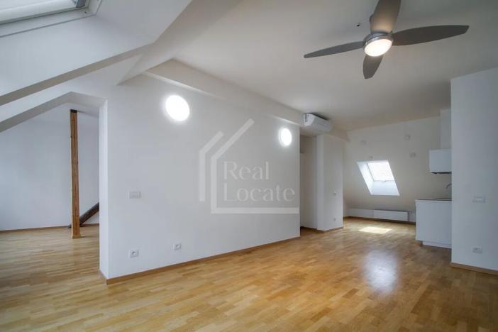 Pronájem bytu 1+kk, Praha - Karlín, Sokolovská, 76 m2