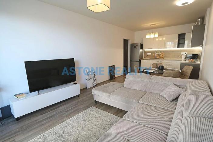 Pronájem bytu 2+kk, Praha - Strašnice, Zvěřinova, 121 m2