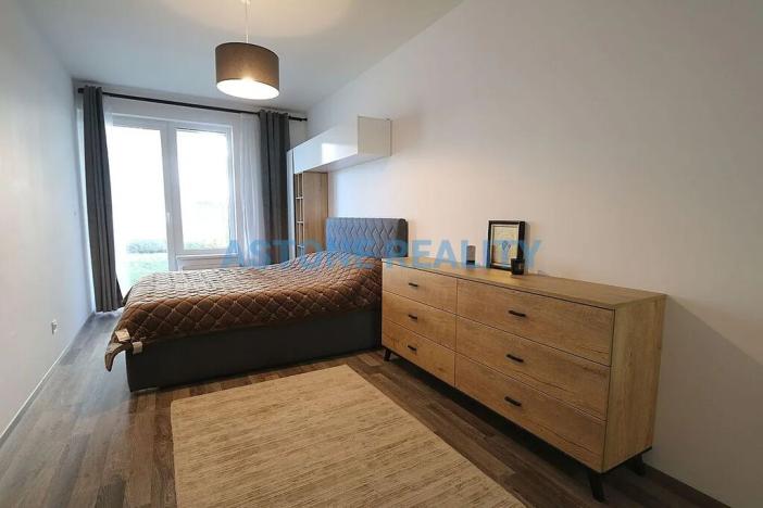 Pronájem bytu 2+kk, Praha - Strašnice, Zvěřinova, 121 m2