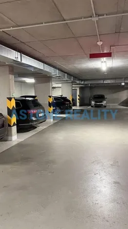 Pronájem bytu 2+kk, Praha - Strašnice, Zvěřinova, 121 m2