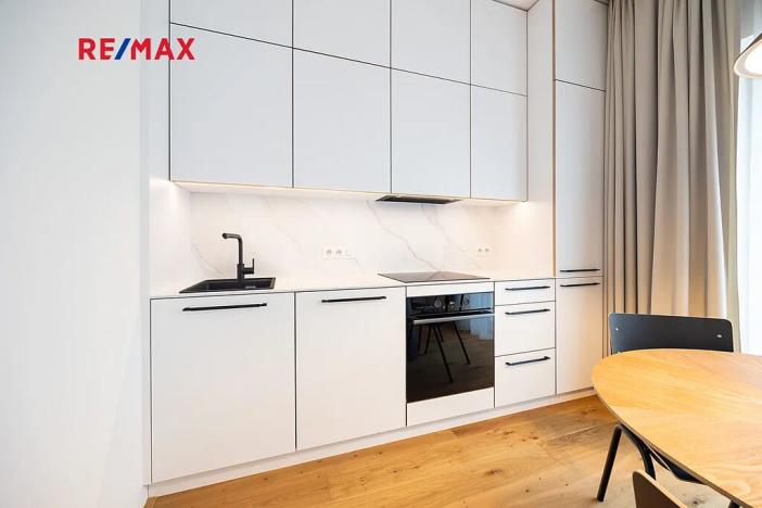 Pronájem bytu 2+kk, Praha - Vinohrady, Slezská, 43 m2