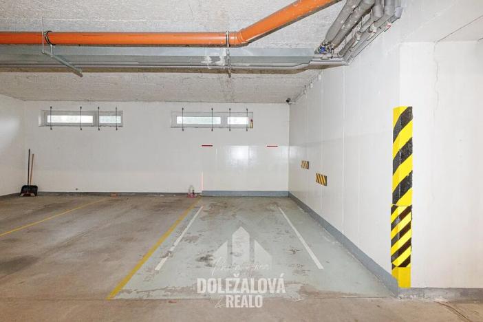 Pronájem garáže, Jihlava, Za Prachárnou, 20 m2