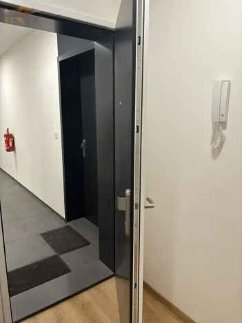 Pronájem bytu 2+kk, Praha - Vysočany, Oktábcových, 60 m2