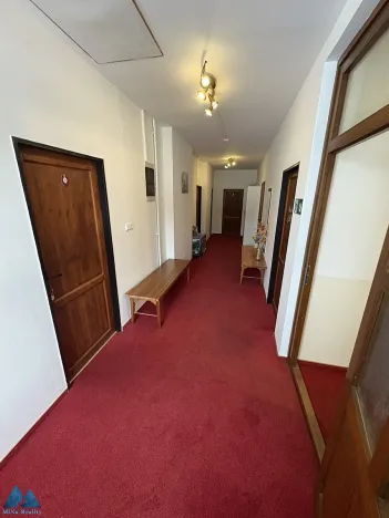 Pronájem restaurace, Horní Maršov, Třída Josefa II., 320 m2