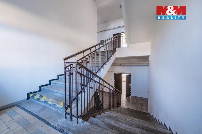 Prodej výrobních prostor, Načeradec, Zámecké náměstí, 1800 m2