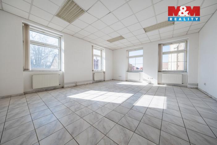 Prodej výrobních prostor, Načeradec, Zámecké náměstí, 1800 m2