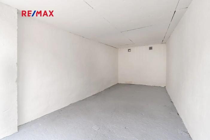 Prodej garáže, Praha - Břevnov, 18 m2