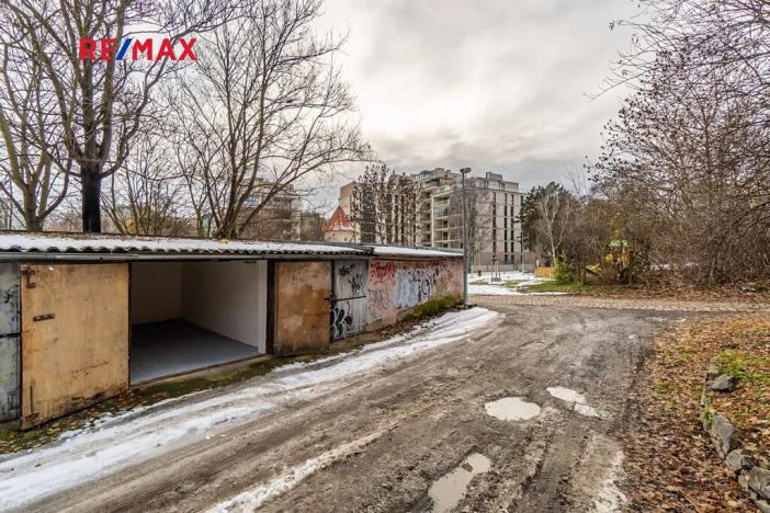 Prodej garáže, Praha - Břevnov, 18 m2