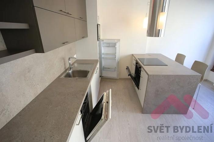 Pronájem bytu 1+kk, Praha - Nusle, Ctiradova, 34 m2