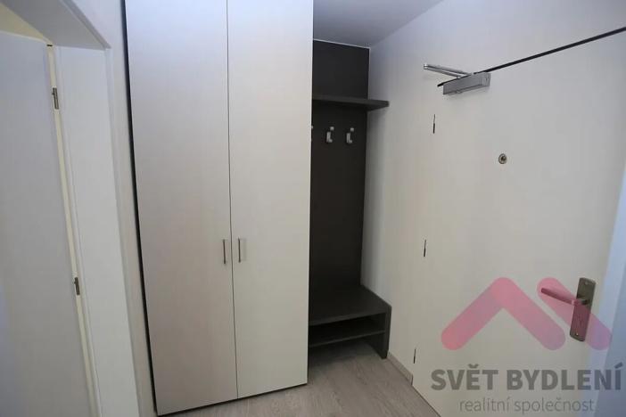 Pronájem bytu 1+kk, Praha - Nusle, Ctiradova, 34 m2