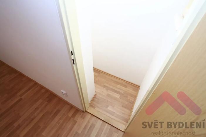 Pronájem bytu 2+1, Praha - Vršovice, Tolstého, 42 m2