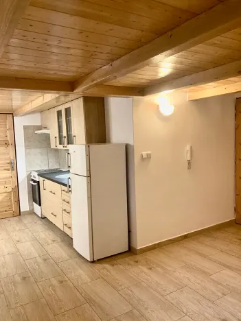 Pronájem bytu 1+kk, Praha - Smíchov, Plzeňská, 27 m2