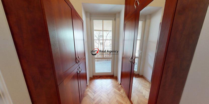 Pronájem bytu 2+1, Praha - Vršovice, Tolstého, 56 m2