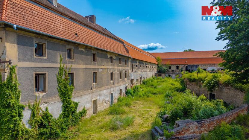 Prodej historického objektu, Zvoleněves, 5000 m2