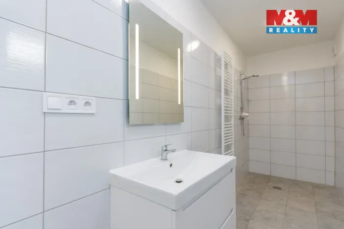 Prodej rodinného domu, Hrabyně, 188 m2