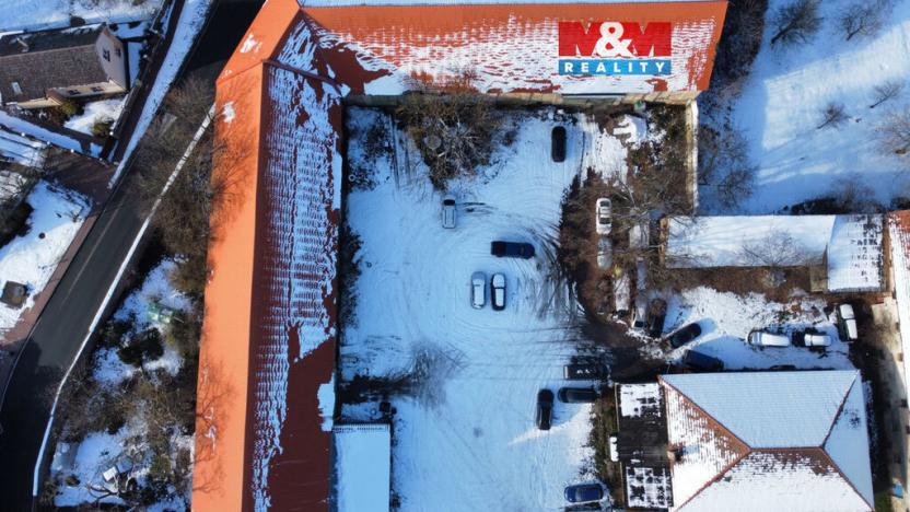 Pronájem komerčního pozemku, Ořech, Karlštejnská, 360 m2