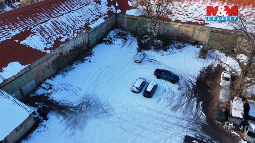 Pronájem komerčního pozemku, Ořech, Karlštejnská, 360 m2