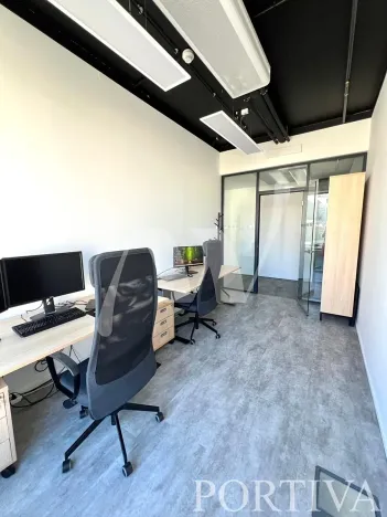 Pronájem kanceláře, Praha - Holešovice, Dělnická, 441 m2